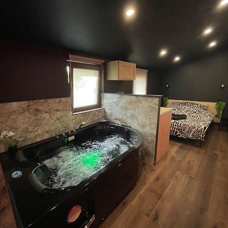 Jacuzzi Love Room Mulhouse Exterior photo