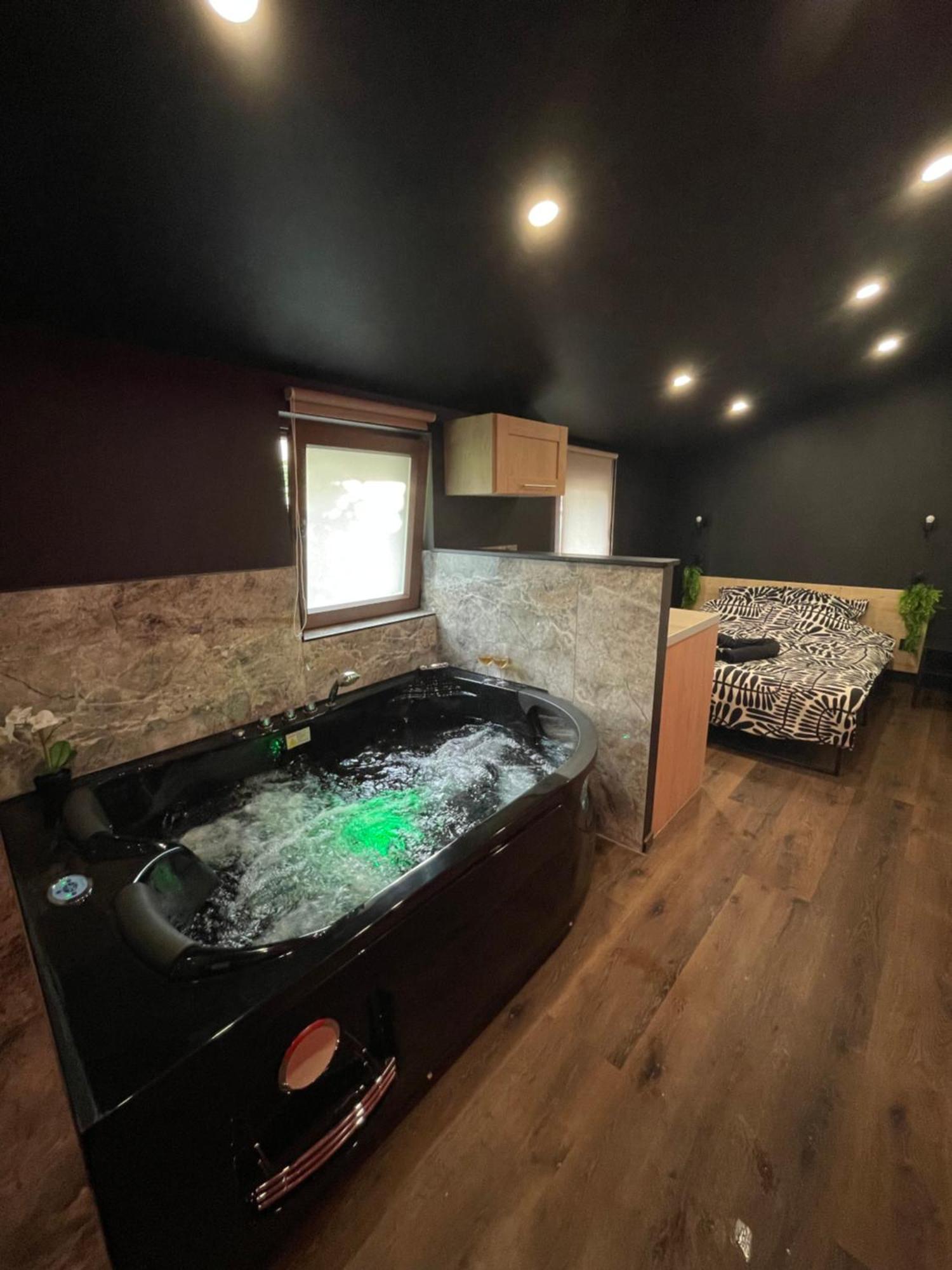 Jacuzzi Love Room Mulhouse Exterior photo